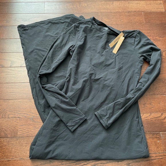 Skims Crew Neck Long sleeve dress - Picture 4 of 8